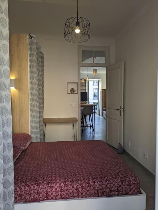 3 Pieces Garibaldi- Port De Apartment